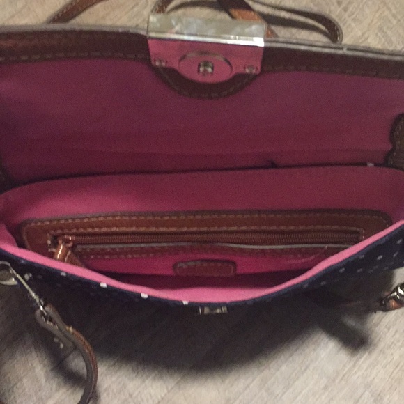 Chaps crossbody purse - Picture 3 of 6